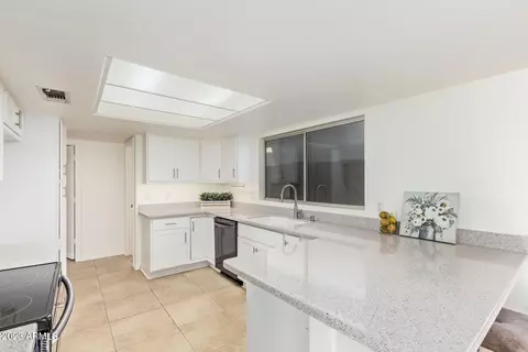 1339 E Helena Dr, Phoenix, AZ 85022 photo 9