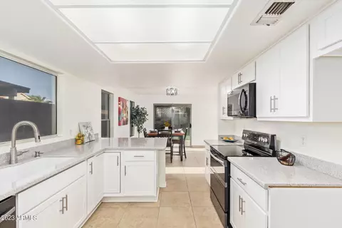 1339 E Helena Dr, Phoenix, AZ 85022 photo 7