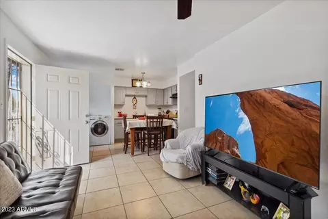 2571 E Mobile Ln, Phoenix, AZ 85040 photo 14