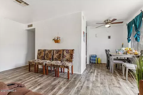 2571 E Mobile Ln, Phoenix, AZ 85040 photo 9