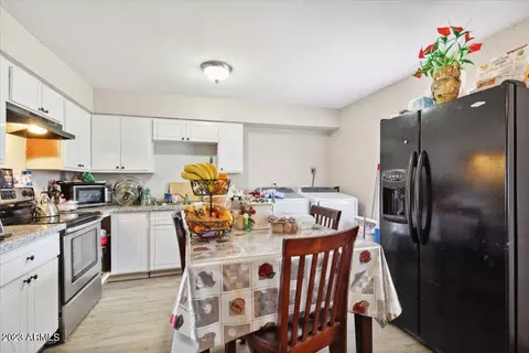 2571 E Mobile Ln, Phoenix, AZ 85040 photo 4