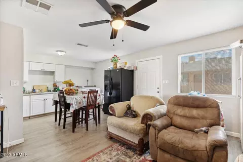 2571 E Mobile Ln, Phoenix, AZ 85040 photo 5