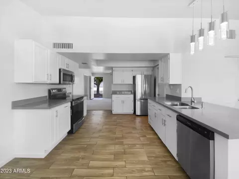 4235 E Jicarilla St, Phoenix, AZ 85044 photo 9