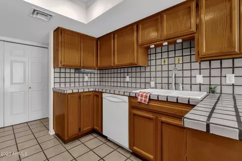 2511 E Shaw Butte Dr, Phoenix, AZ 85028 photo 17