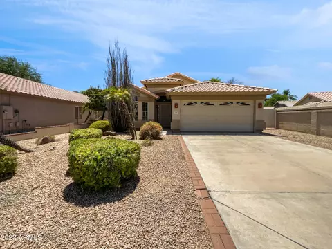 6249 W Blackhawk Dr, Glendale, AZ 85308
