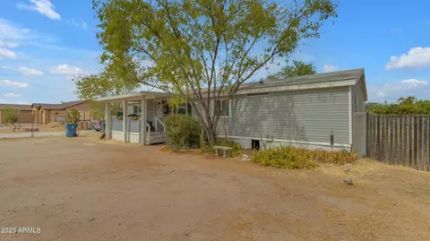 586 S Warner Dr, Apache Junction, AZ 85120 photo 2