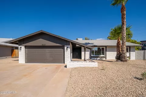 5621 W Zoe Ella Way, Glendale, AZ 85306