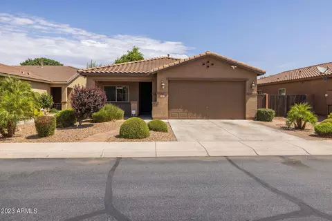 686 W Harvest Rd, San Tan Valley, AZ 85140