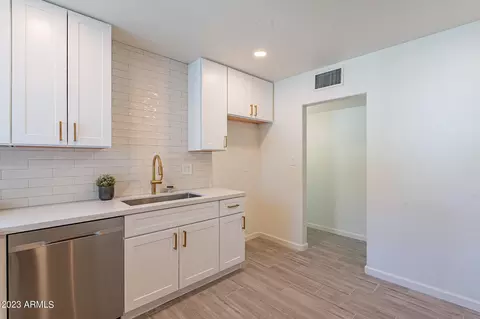 6141 N 17th Ave, Phoenix, AZ 85015 photo 10