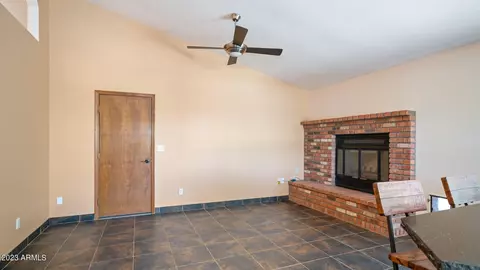 3836 E Coconino St, Phoenix, AZ 85044 photo 15