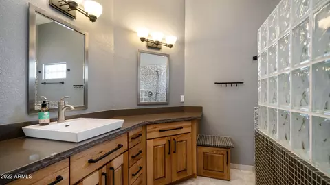3836 E Coconino St, Phoenix, AZ 85044 photo 6