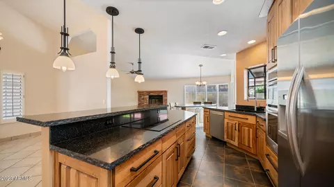 3836 E Coconino St, Phoenix, AZ 85044 photo 4