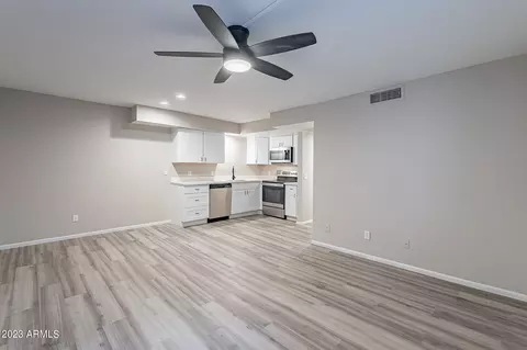 17 E Ruth Ave #304, Phoenix, AZ 85020 photo 3