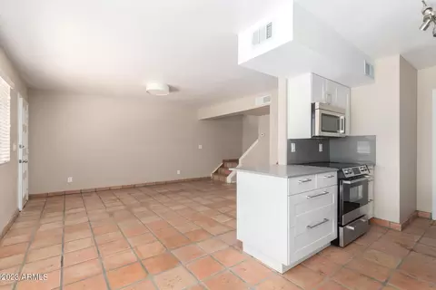 1902 E Orange Dr, Phoenix, AZ 85016 photo 9