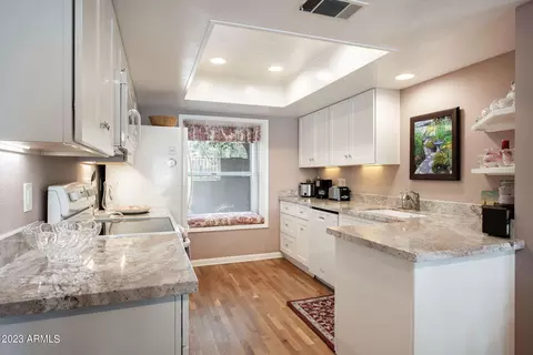 1114 E Leeward Ln, Tempe, AZ 85283 photo 9