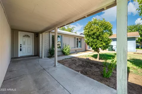 7402 W Meadowbrook Ave, Phoenix, AZ 85033