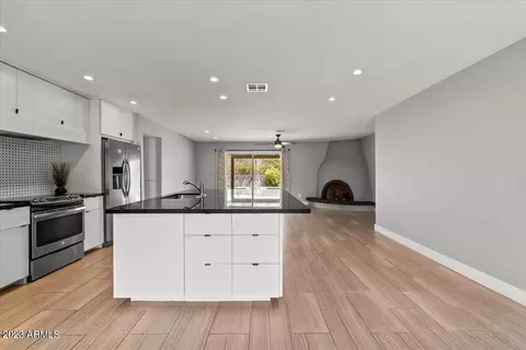 238 E Surrey Ave, Phoenix, AZ 85022 photo 8