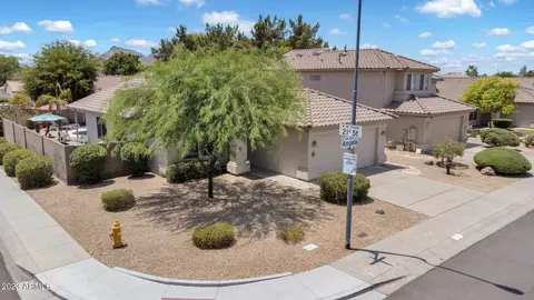 2049 E Angela Dr, Phoenix, AZ 85022 photo 4