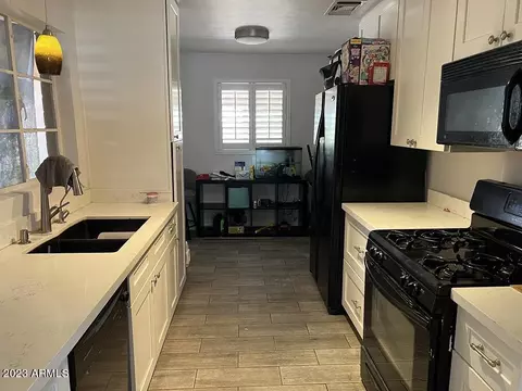 3019 Earll Dr, Phoenix, AZ 85016 photo 3
