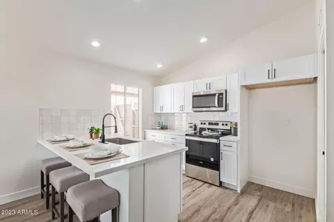 4510 E Vineyard Rd, Phoenix, AZ 85042 photo 9