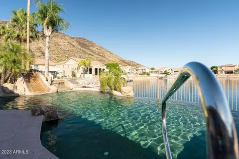 5215 W Rose Garden Ln, Glendale, AZ 85308