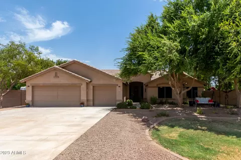 8209 N Citrus Rd, Waddell, AZ 85355