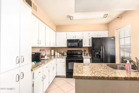 8020 E Thomas Rd #111, Scottsdale, AZ 85251