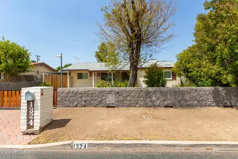 1324 E Becker Ln, Phoenix, AZ 85020