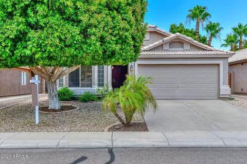 6618 W Desert Hollow Dr, Phoenix, AZ 85083