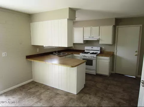 455 W Bealey Ave, Coolidge, AZ 85128 photo 2