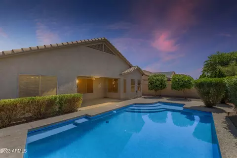 701 W Desert Valley Dr, San Tan Valley, AZ 85143