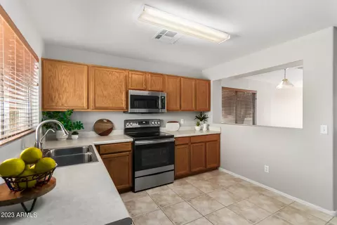 1015 E Mohave Ln, Apache Junction, AZ 85119 photo 8