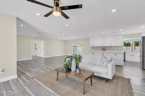 3018 E Cochise Rd, Phoenix, AZ 85028