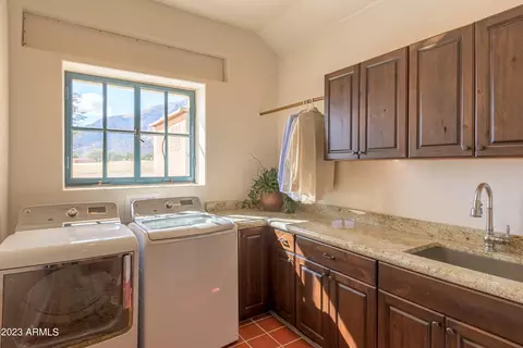 6121 E Oak Loop, Hereford, AZ 85615 photo 9