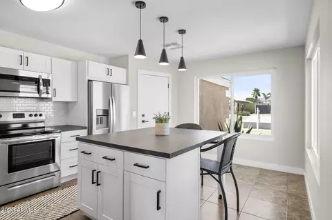 1051 W 22nd Ave, Apache Junction, AZ 85120 photo 2