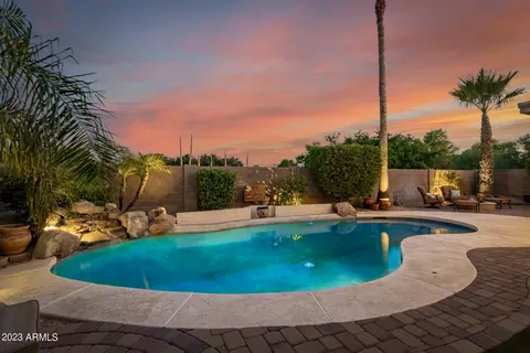 8841 W Salter Dr, Peoria, AZ 85382