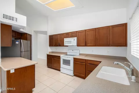 1543 E Beacon Dr, Gilbert, AZ 85234 photo 11