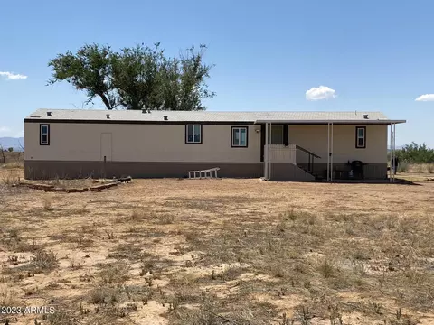 6259 E Chiricahua Dr, Pearce, AZ 85625
