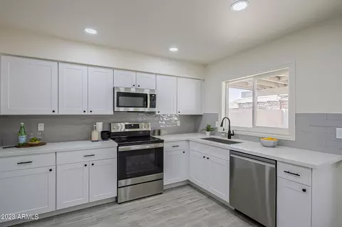 3208 W Libby St, Phoenix, AZ 85053 photo 10