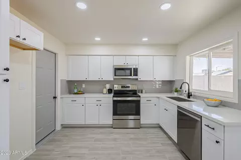 3208 W Libby St, Phoenix, AZ 85053 photo 11