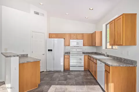 6717 E Regina St, Mesa, AZ 85215 photo 13
