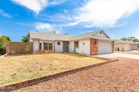 6415 W Paradise Ln, Glendale, AZ 85306