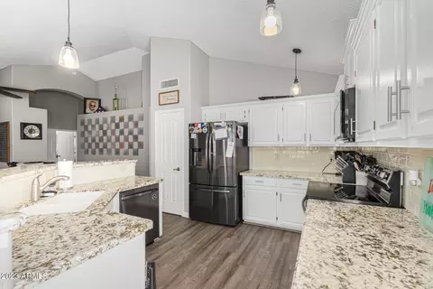6504 E Quartz St, Mesa, AZ 85215 photo 2