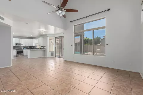 875 W Laurel Ave, Gilbert, AZ 85233 photo 3