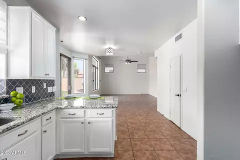 875 W Laurel Ave, Gilbert, AZ 85233 photo 14