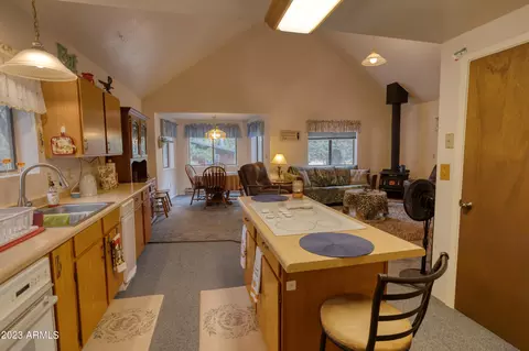 2178 Rainbow Trl, Overgaard, AZ 85933 photo 9