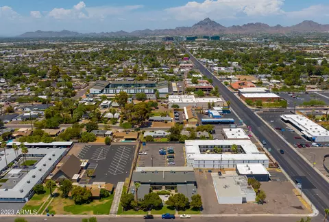 2326 E Pinchot Ave, Phoenix, AZ 85016 photo 8