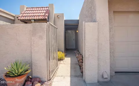 5439 S Mitchell Dr, Tempe, AZ 85283 photo 3