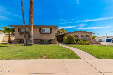 1901 E Lamar Rd, Phoenix, AZ 85016