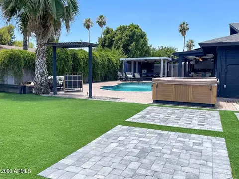109 S Cholla St, Gilbert, AZ 85233 photo 3